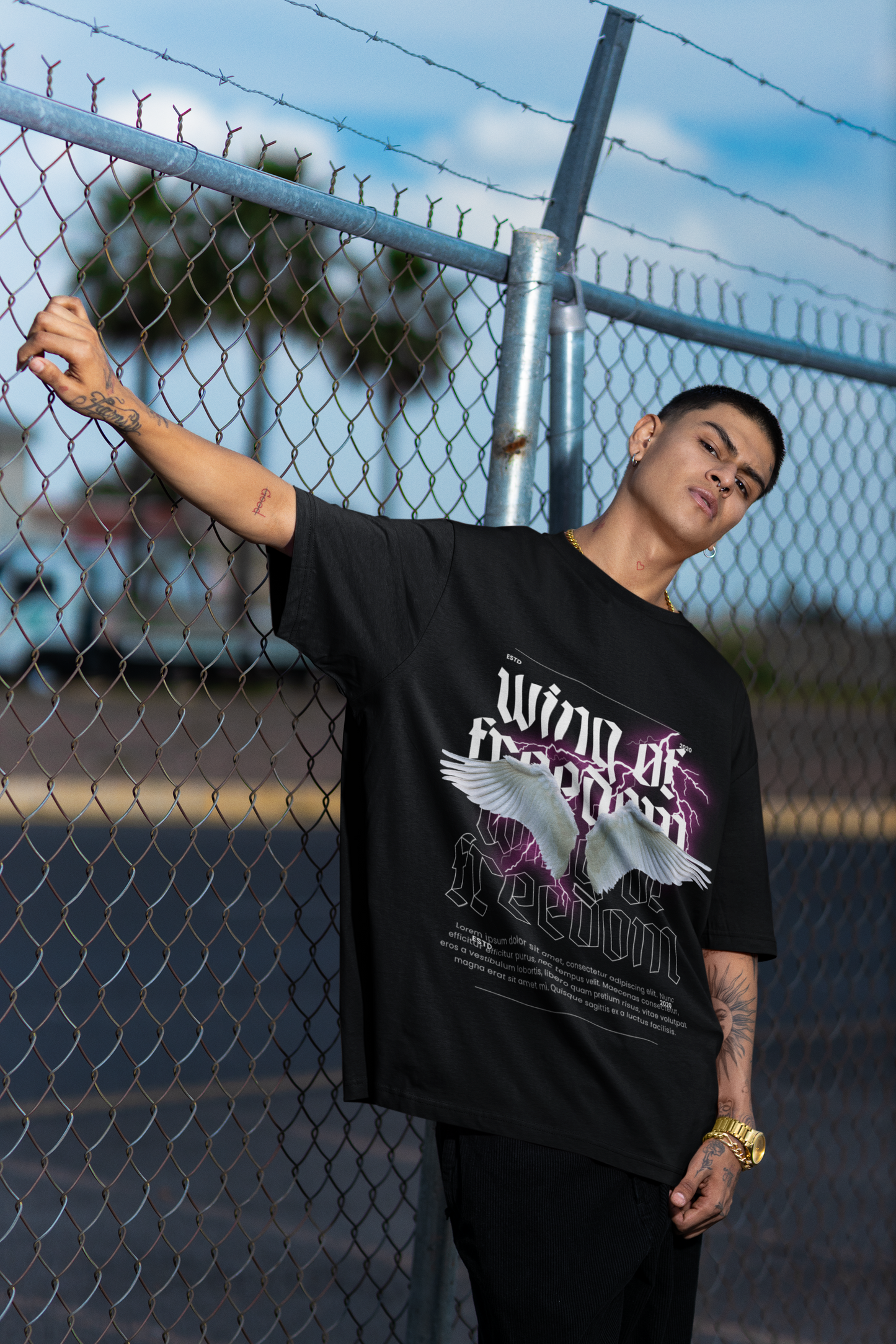 WIGN OF FREEDOM Oversized T-Shirts